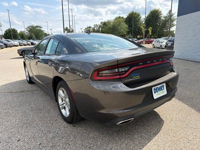 Used 2023 Granite Pearlcoat Dodge SXT image 3