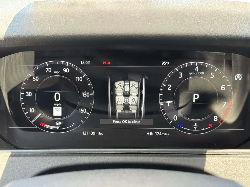 Used 2018  Land Rover S image 24