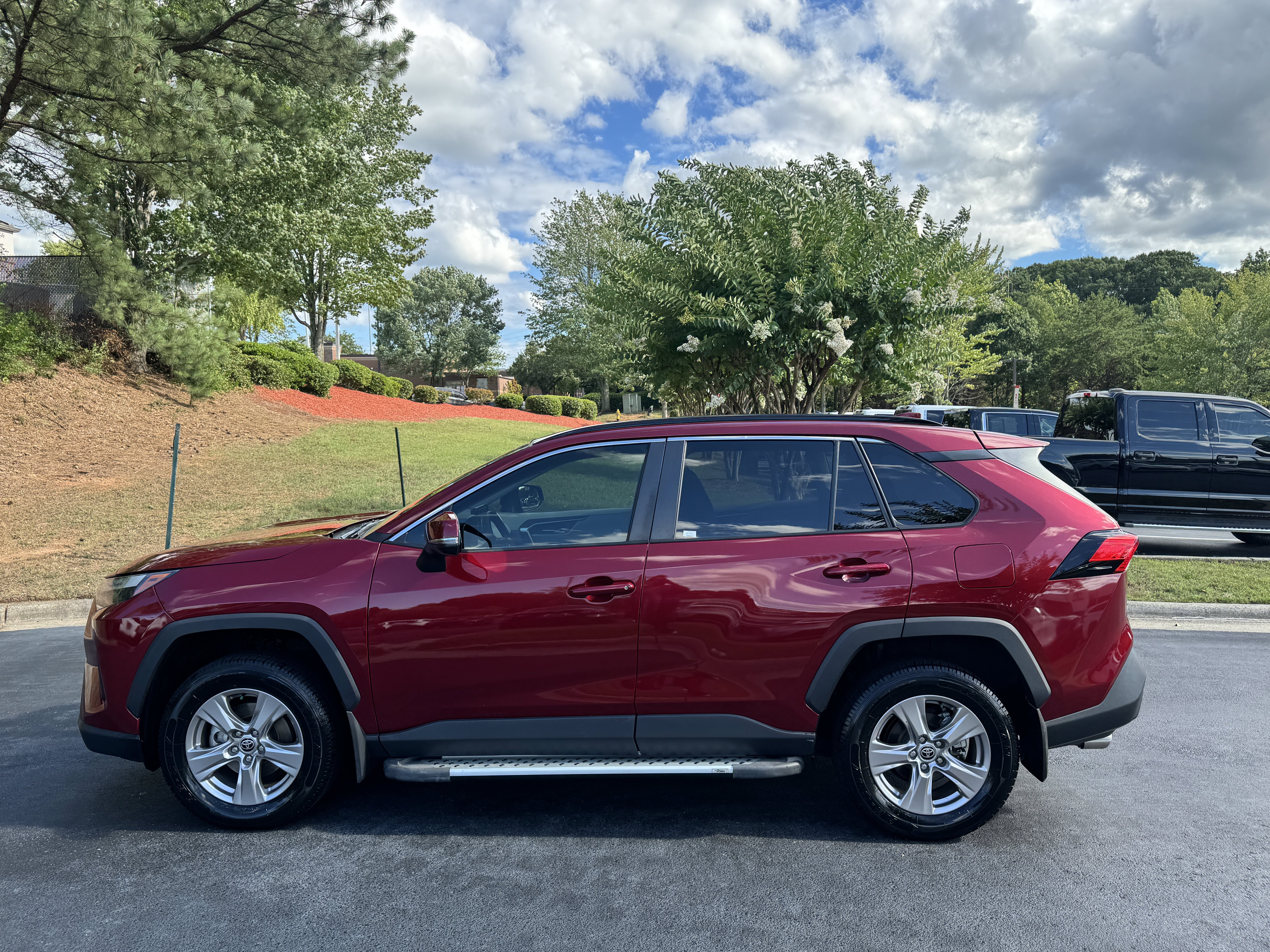 Certified Used 2022 Ruby Flare Pearl Toyota XLE image 7