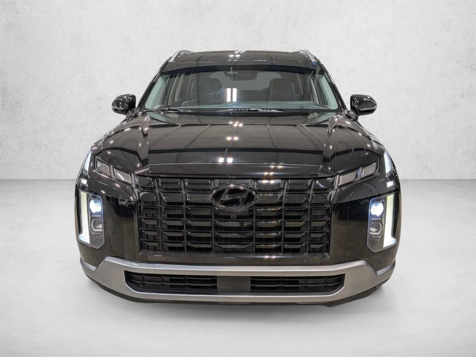Used 2024 Abyss Black Pearl Hyundai Limited image 2