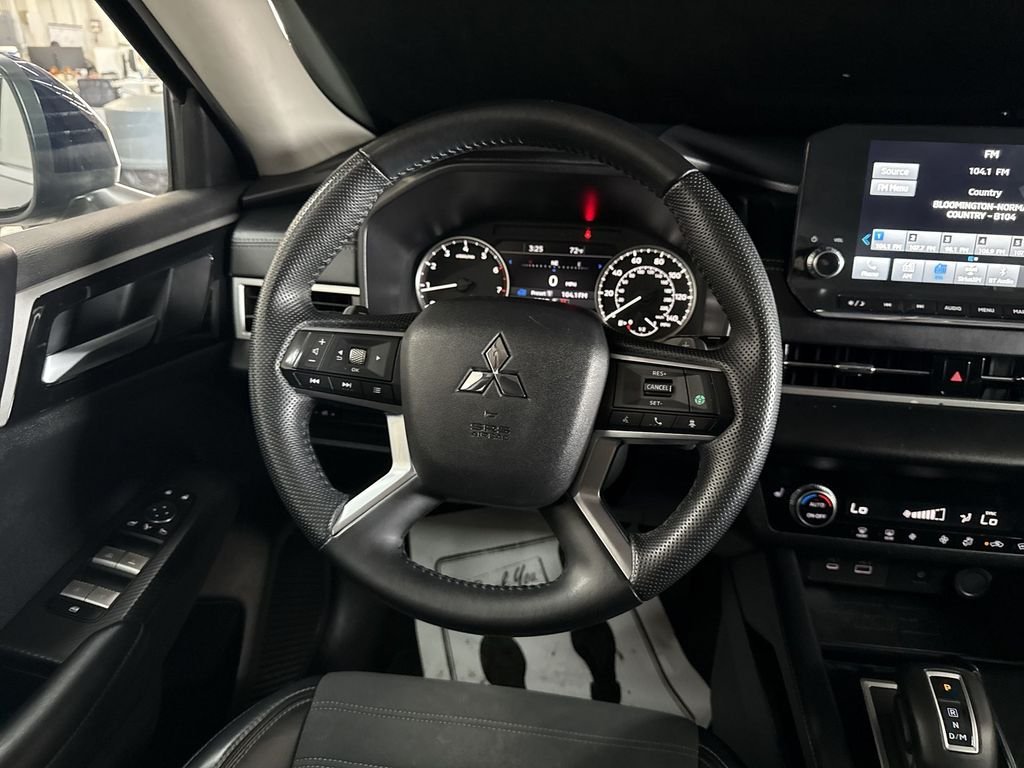 Used 2024 Cosmic Blue Metallic Mitsubishi SE image 21