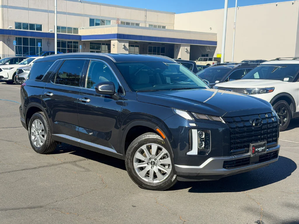 Used 2025 Moonlight Cloud Hyundai SEL image 2