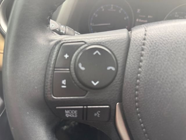 Used 2017 Super White Toyota XLE image 13