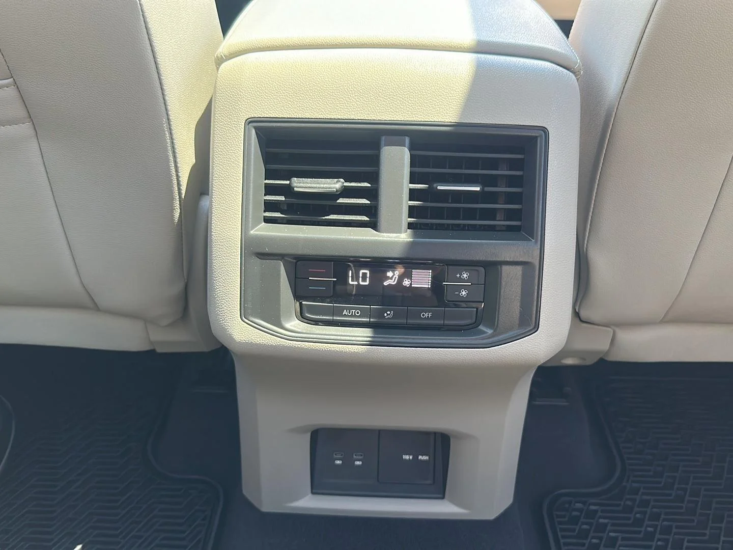 Certified Used 2023 Pure White Volkswagen 3.6L V6 SE w/Technology image 39