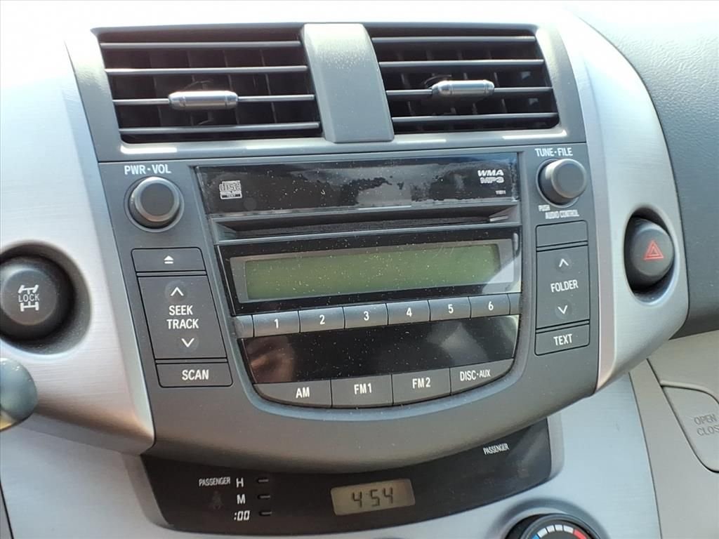 Used 2006 Silver Toyota Base image 22