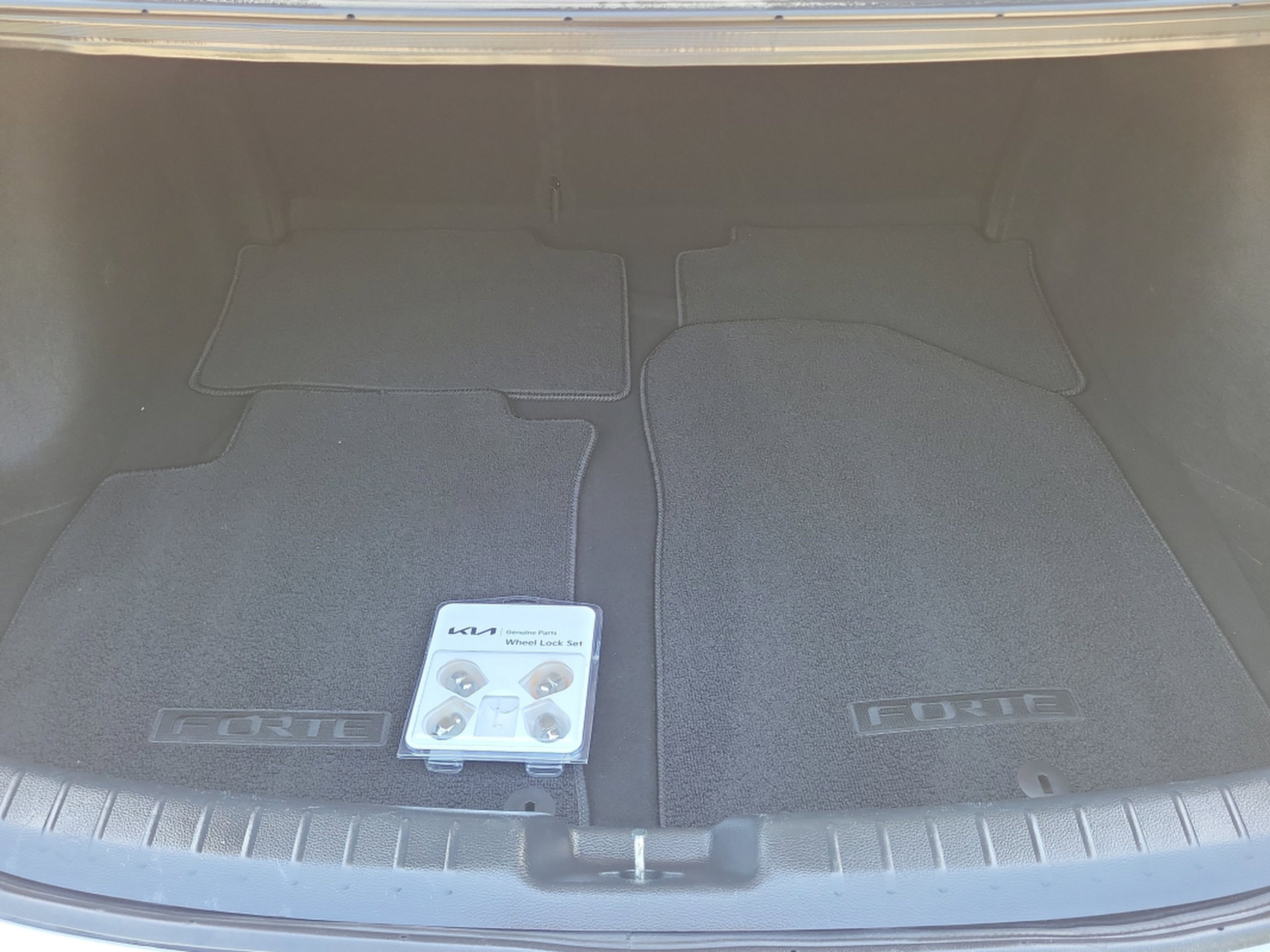 Used 2023 Snow White Pearl Kia GT-Line image 8