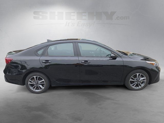 Used 2024 Black Kia LXS image 10