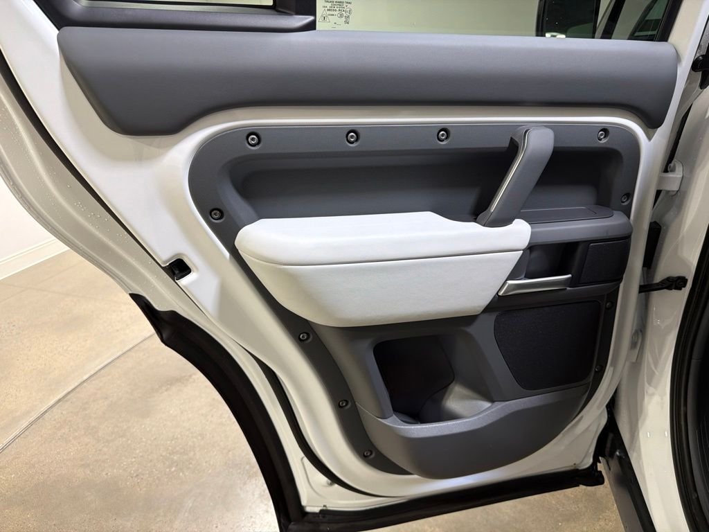 New 2026 Fuji White Land Rover X-Dynamic SE image 20
