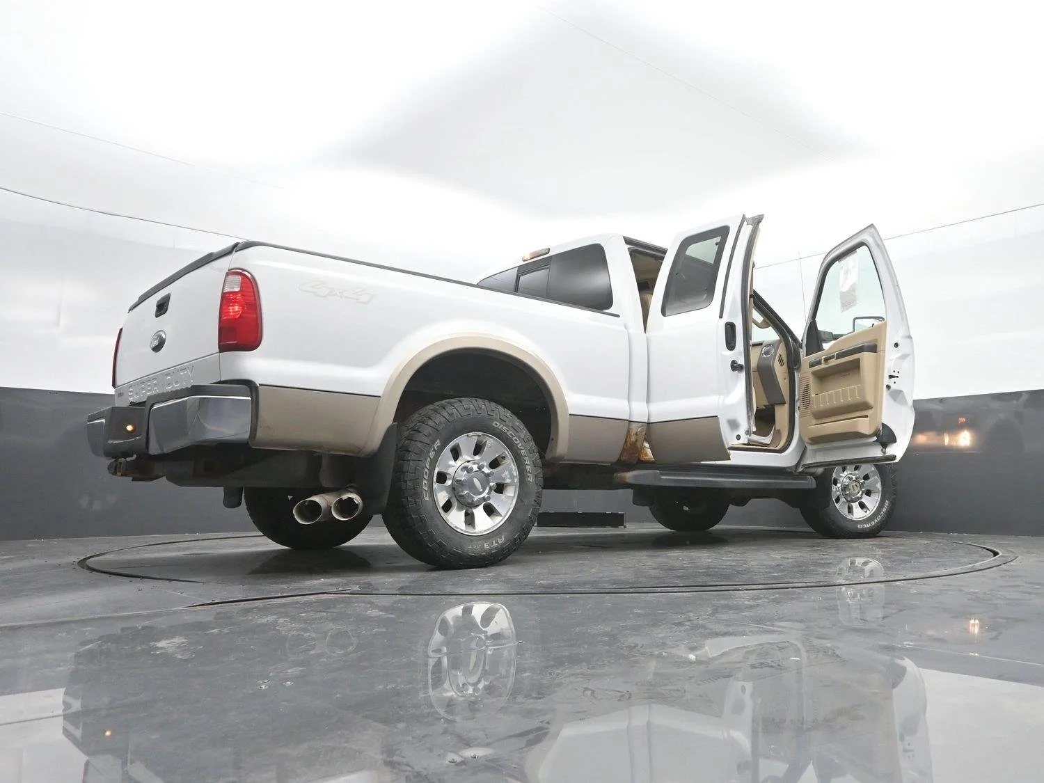 Used 2008 White Ford XL image 44