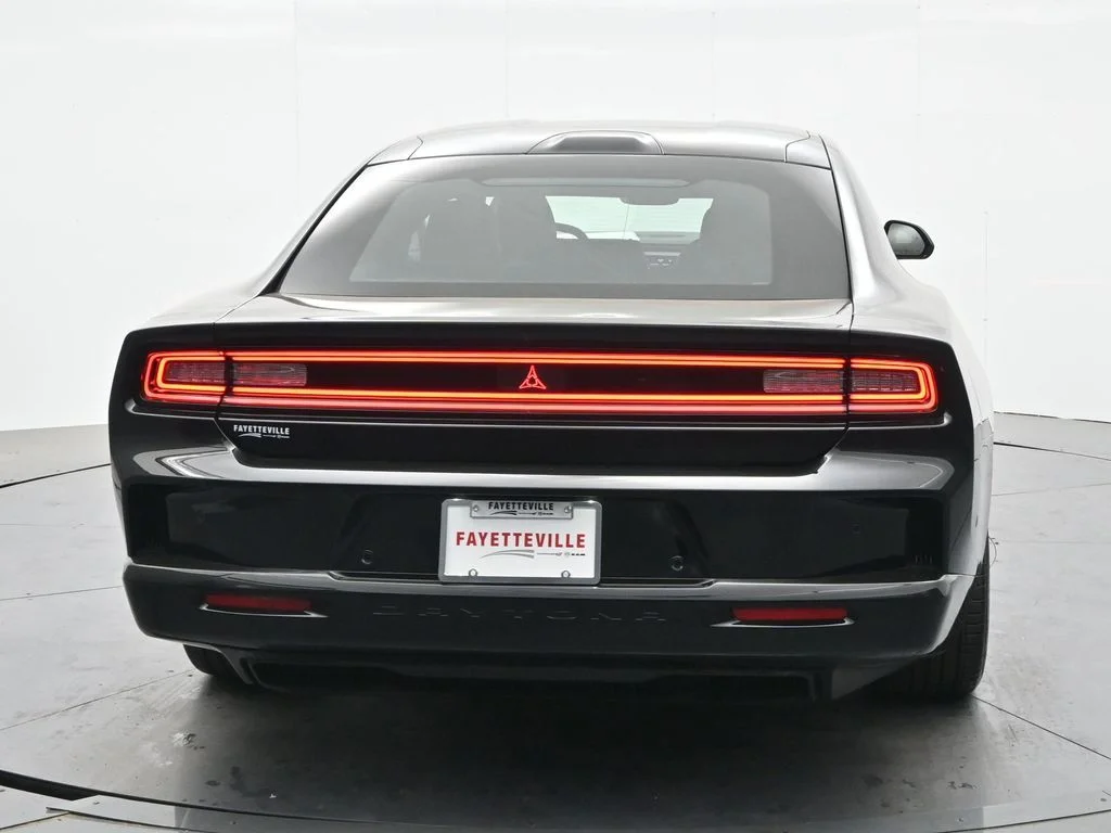 New 2025 Diamond Black Crystal Pearlcoat Dodge R/T image 8