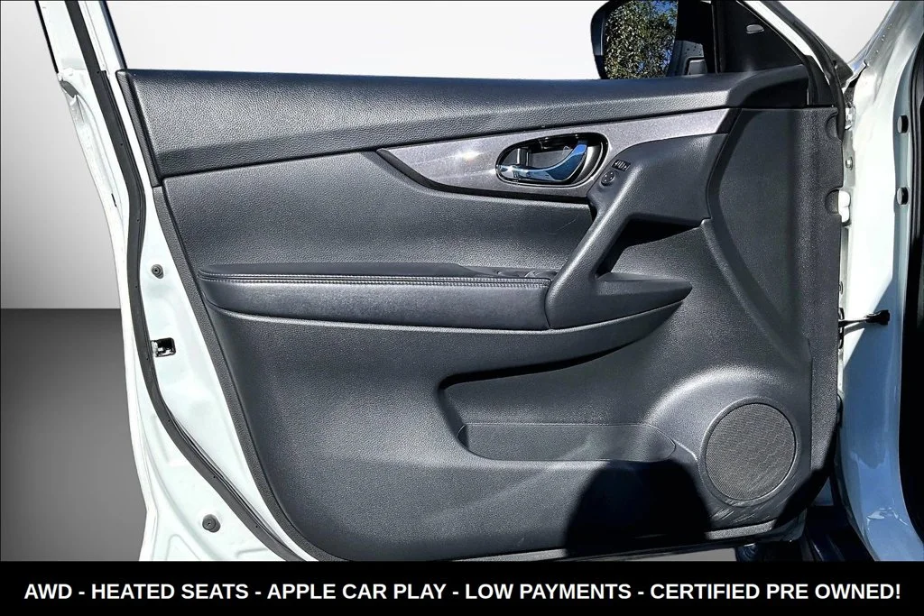 Used 2019 White Nissan SV image 23