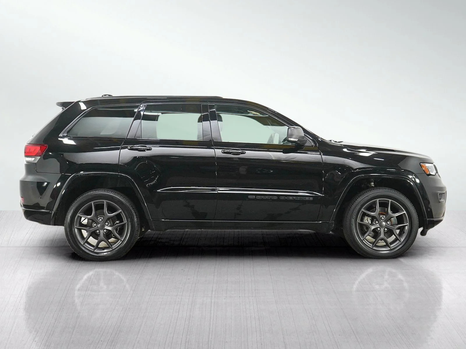 Used 2021 Diamond Black Crystal Pearlcoat Jeep Limited image 6