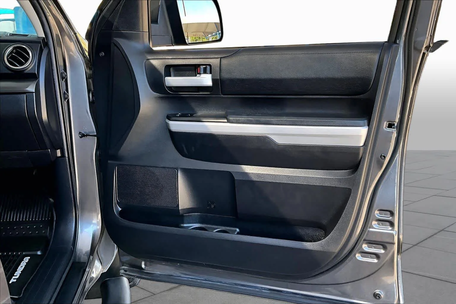 Used 2020 Magnetic Grey Metallic Toyota SR5 image 23