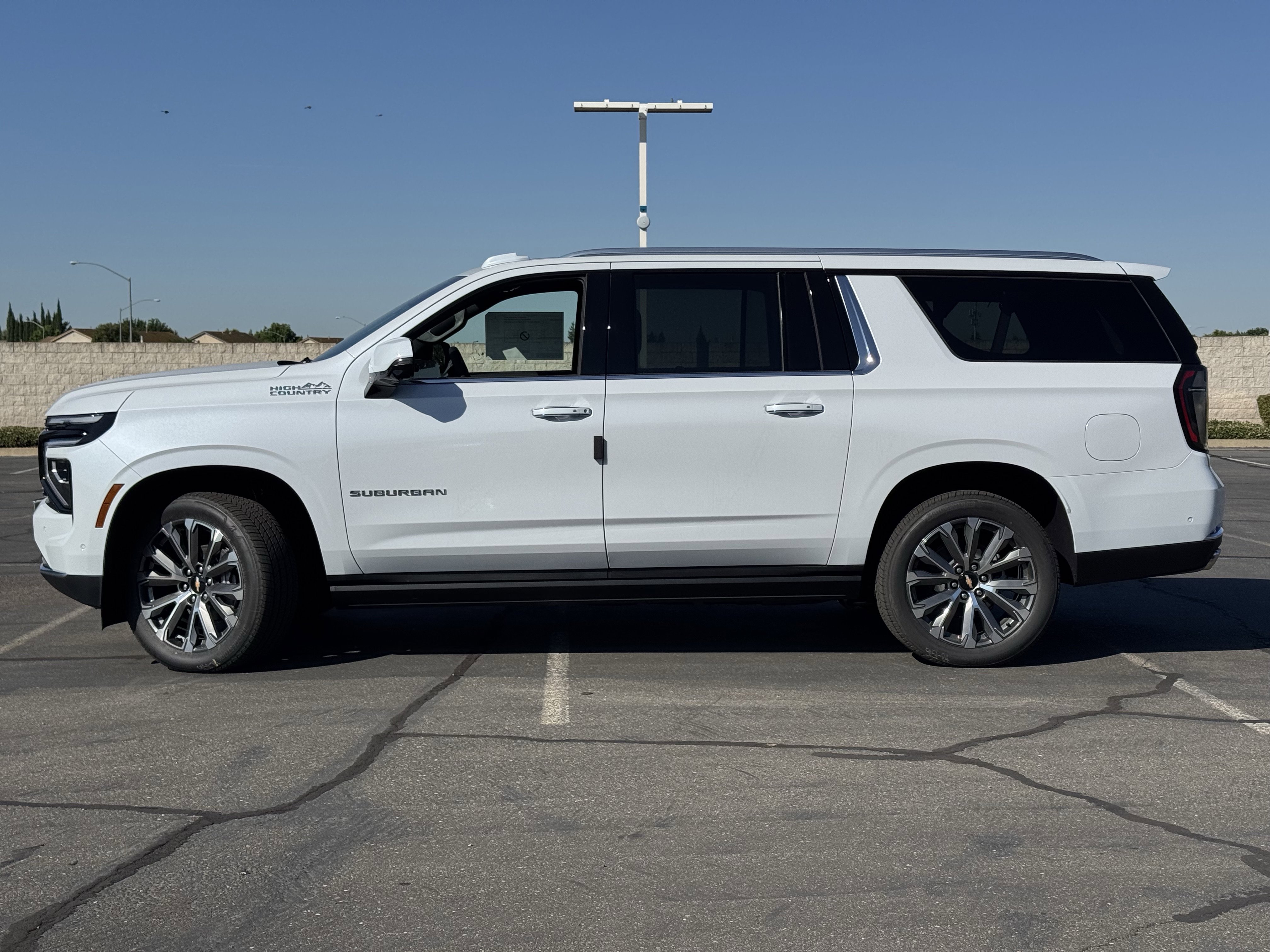New 2026 Polar White Tricoat Chevrolet High Country image 4