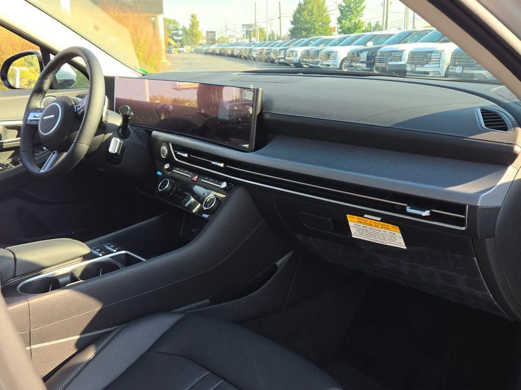 2025 Hyundai Sonata Hybrid Limited - Photo 8