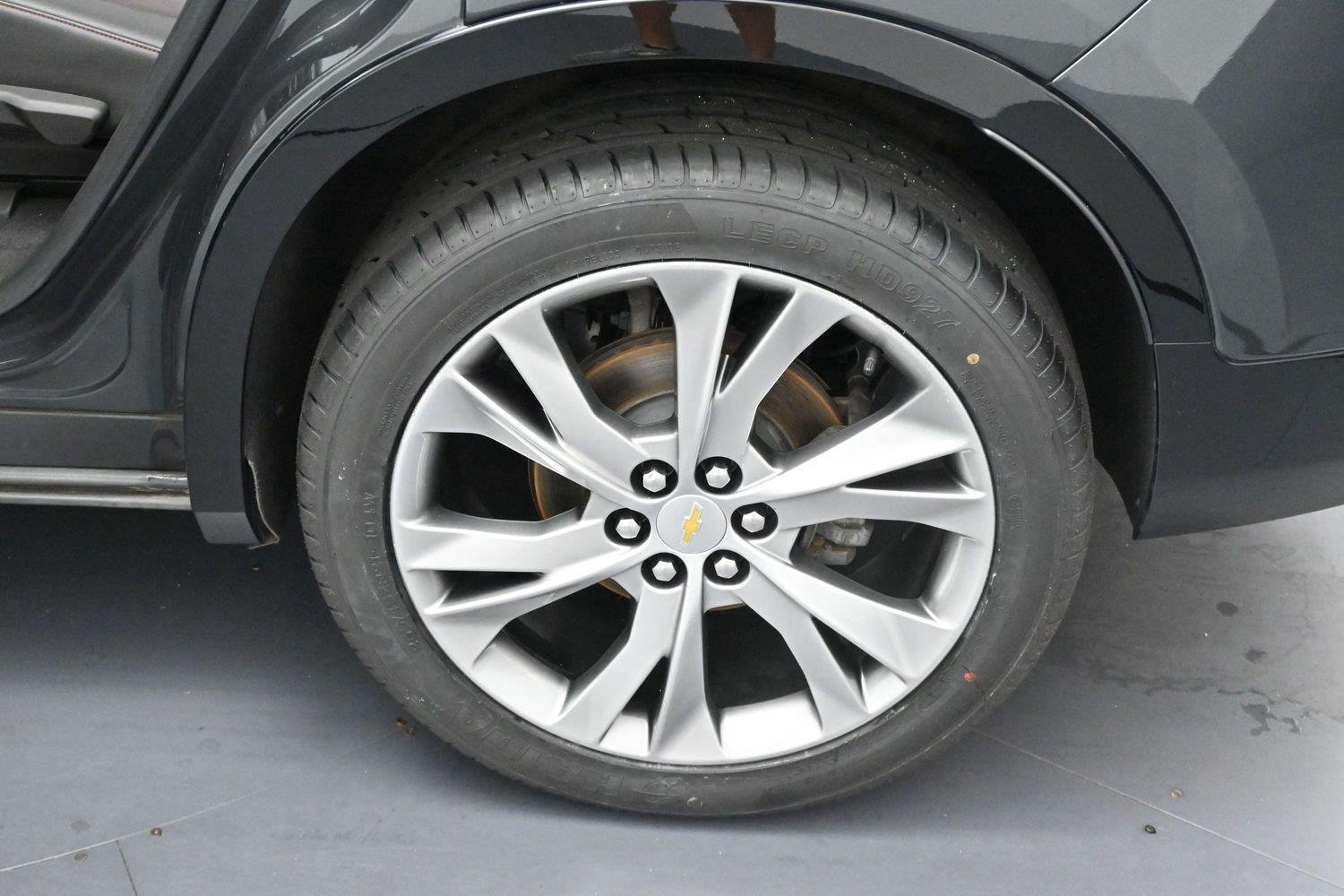 Used 2020 NIGHTFALL GRAY METALLIC Chevrolet RS image 31