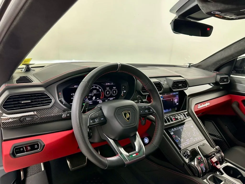 Used 2024 Black Lamborghini S image 10