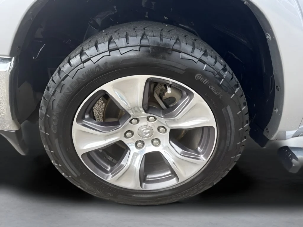 Used 2021 Silver Ram Laramie image 37