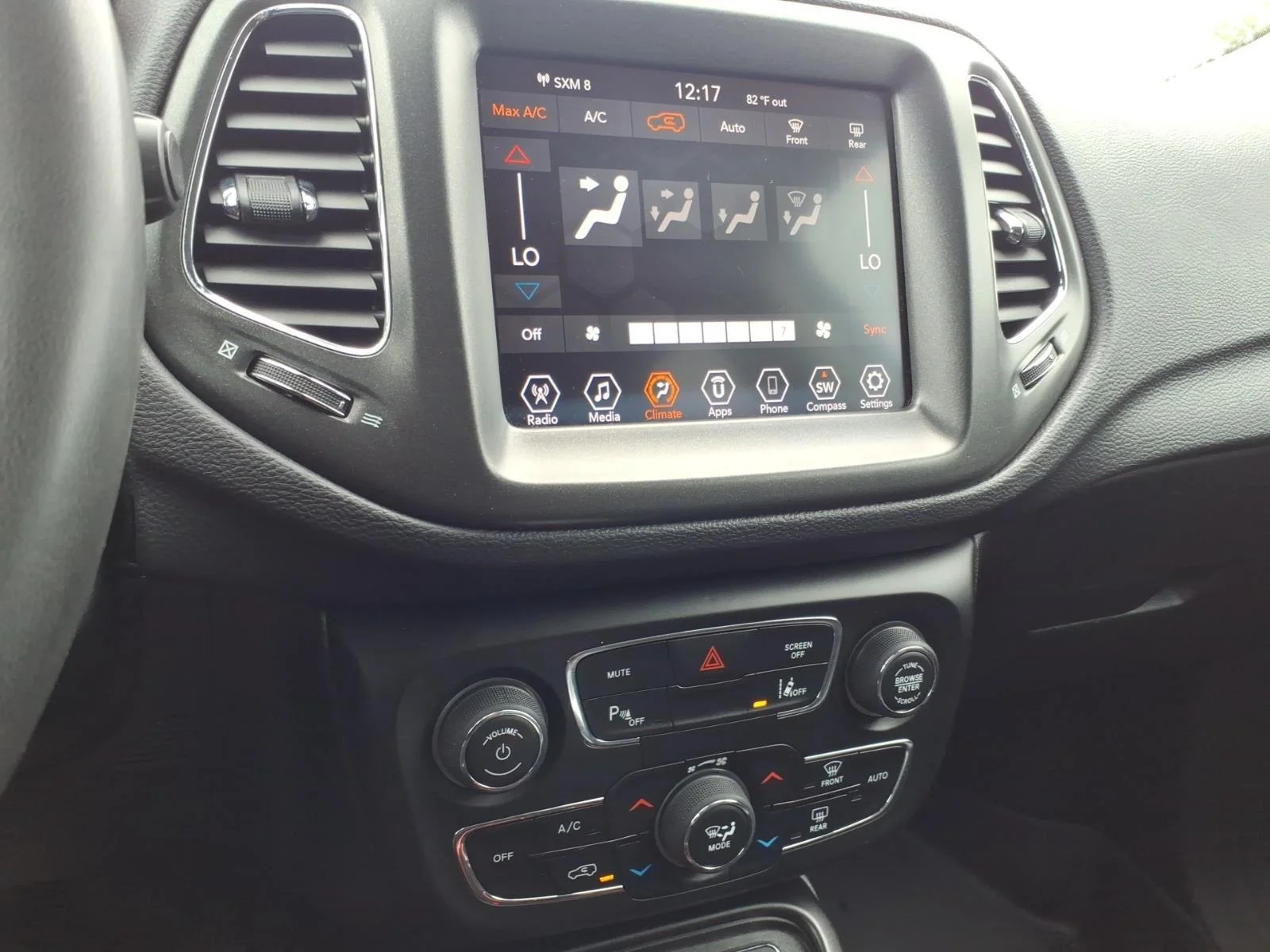 Used 2021 Billet Silver Metallic Clearcoat Jeep Trailhawk image 24