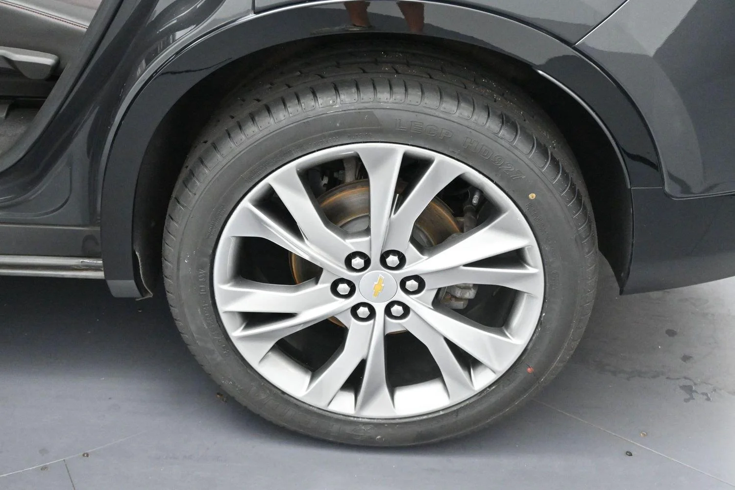 Used 2020 NIGHTFALL GRAY METALLIC Chevrolet RS image 31