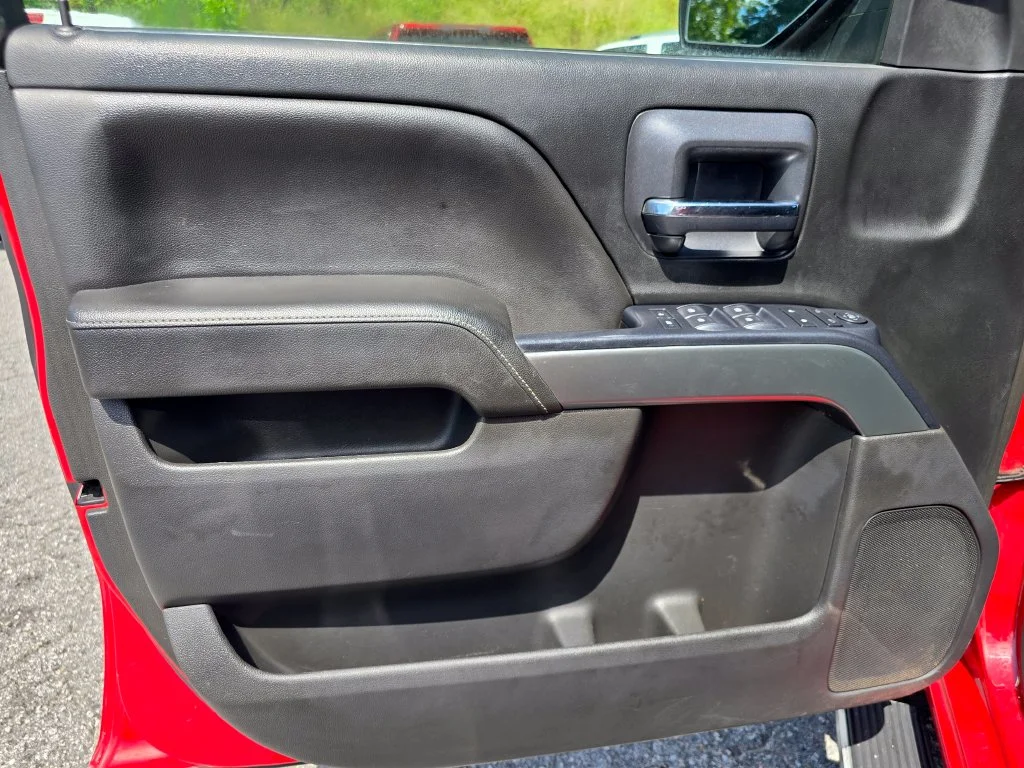 Used 2018 Red Chevrolet LT image 45