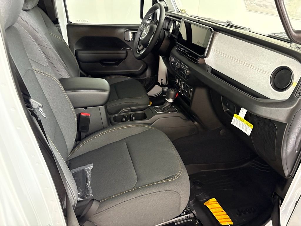 New 2026 Bright White Clear-Coat Exterior Paint Jeep Sport S image 15