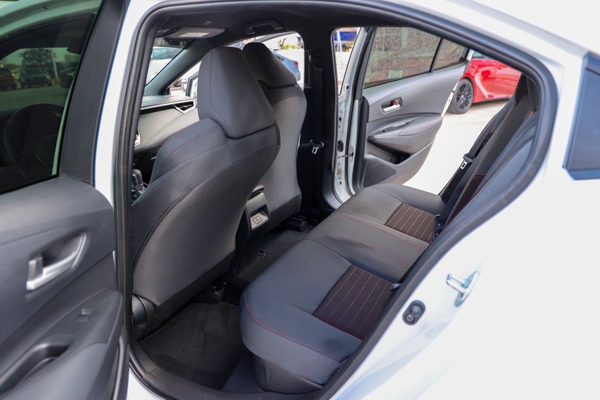 Used 2025 ICE CAP Toyota Hybrid SE image 29