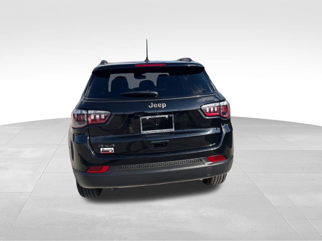 Used 2025 Black Jeep Latitude image 5