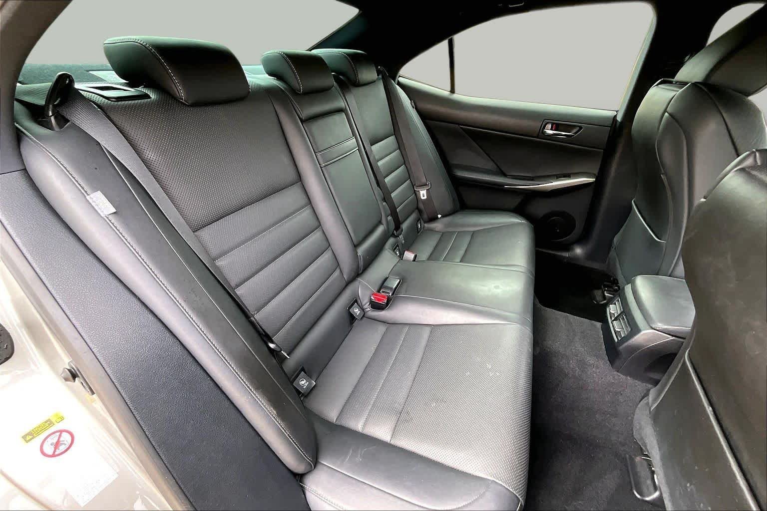 Used 2015 Atomic Silver Lexus  image 19