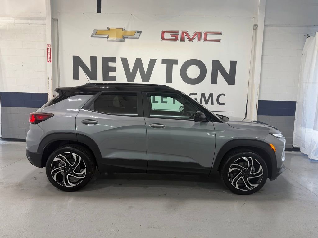 New 2026 Sterling Gray Metallic Chevrolet RS image 25