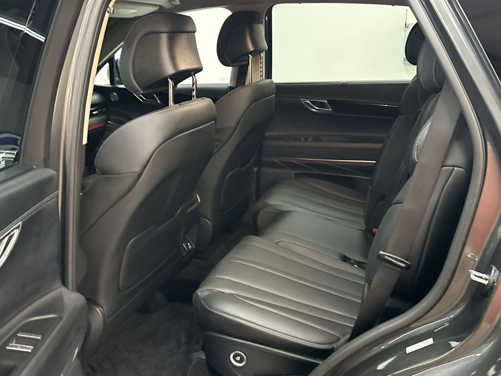 Used 2025 Gray Genesis 2.5T image 14