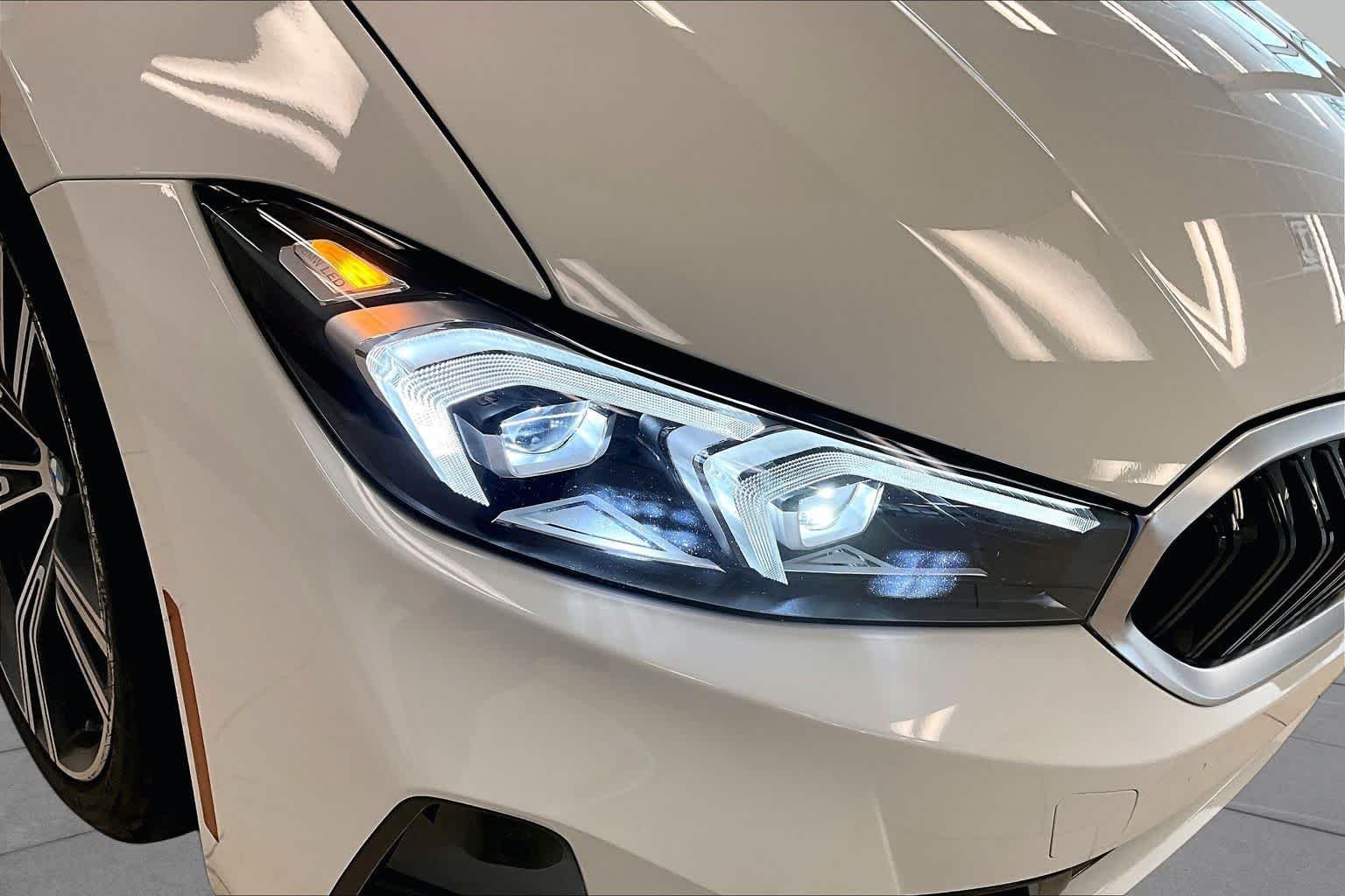 Used 2023 Alpine White BMW 330i image 25