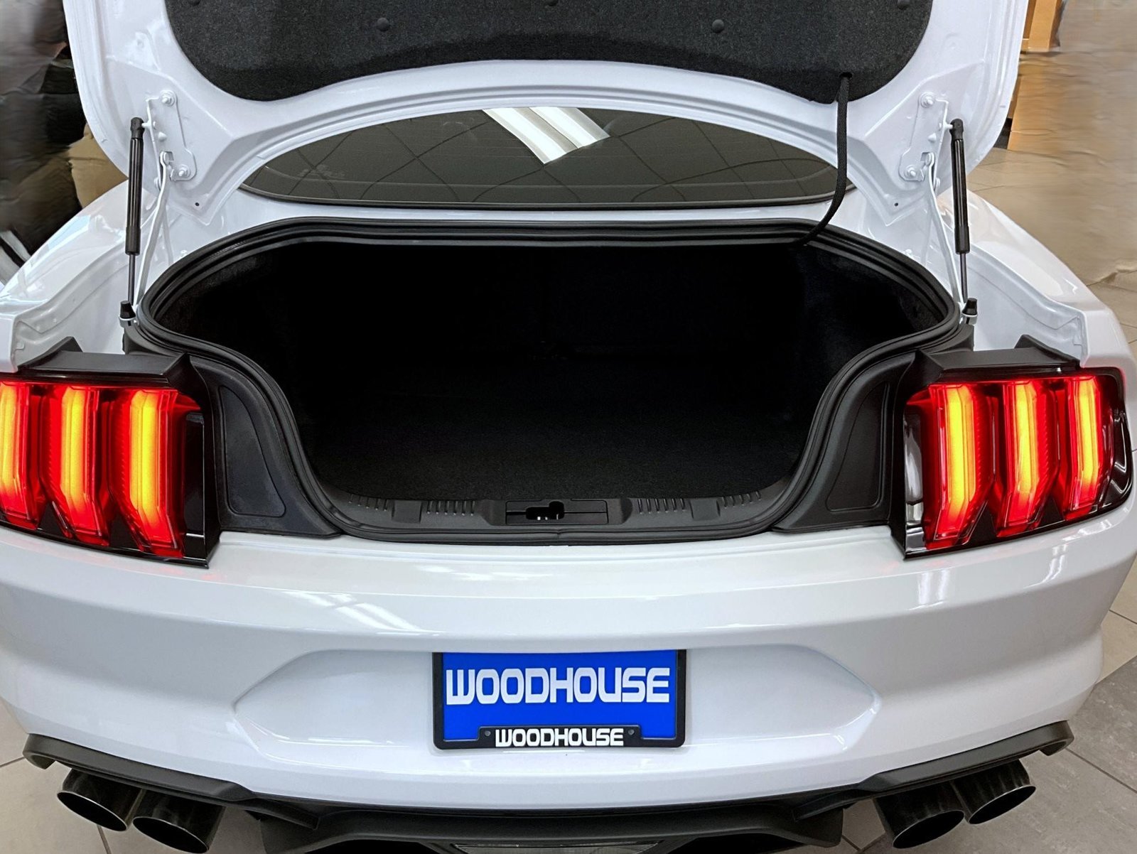 Used 2021 White Ford Shelby GT500 image 9