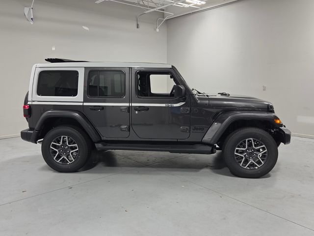 New 2026 Granite Crystal Metallic Clear-Coat Exterior Paint Jeep Sahara image 12