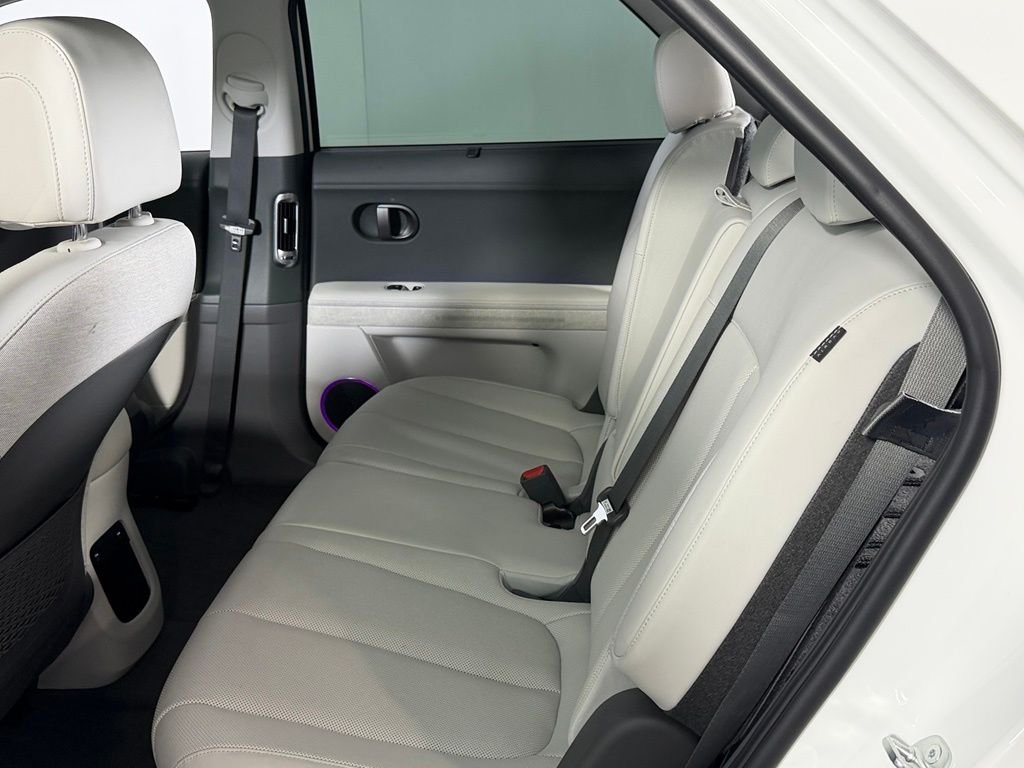 Used 2025 White Hyundai Limited image 26
