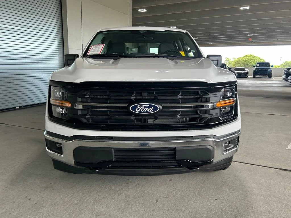 Used 2025 Oxford White Ford XLT image 8