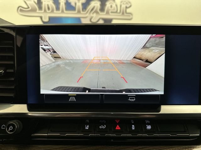 Used 2025 White Chevrolet LT image 25