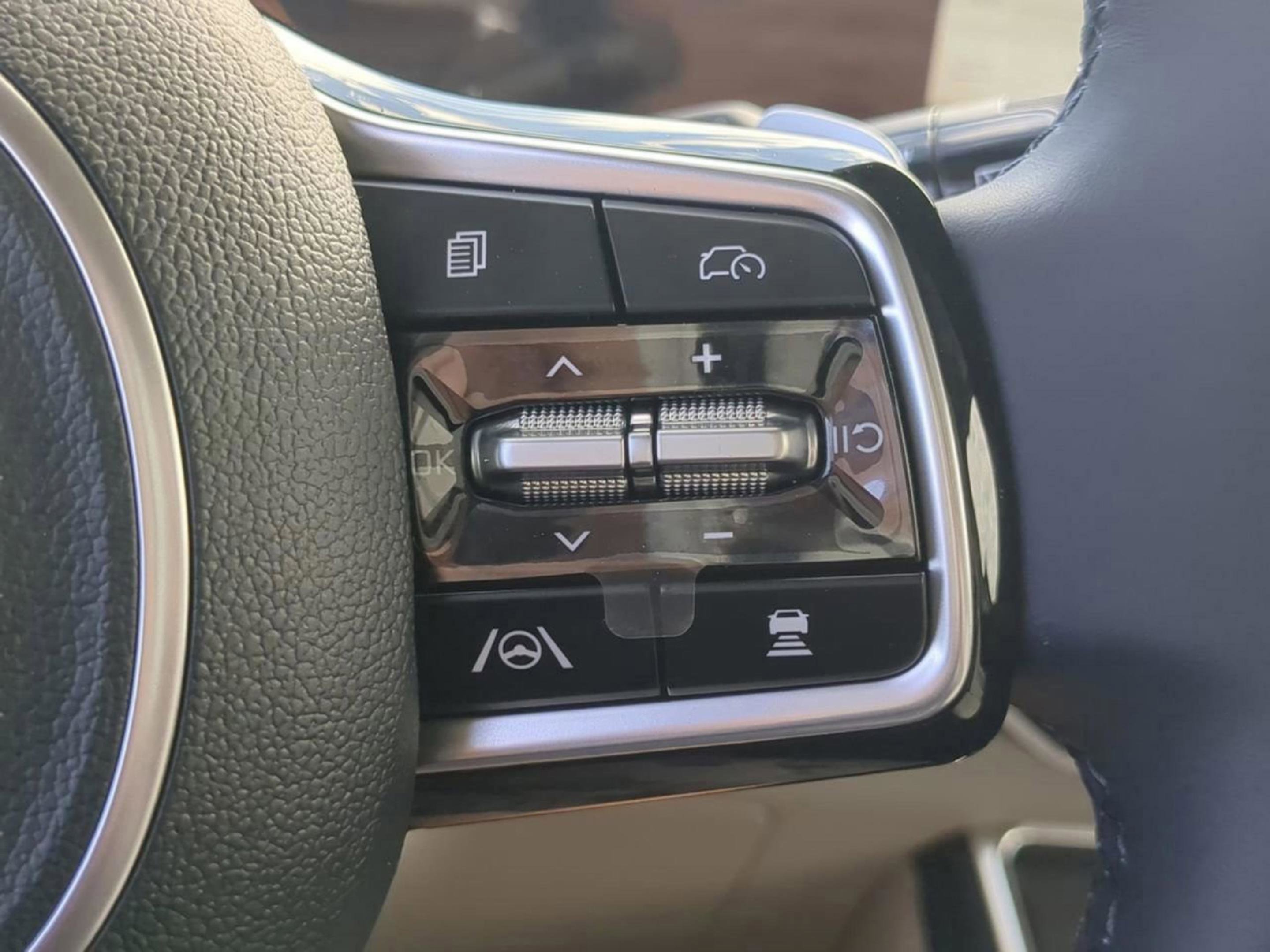 New 2026 Ivory Silver Kia EX image 32