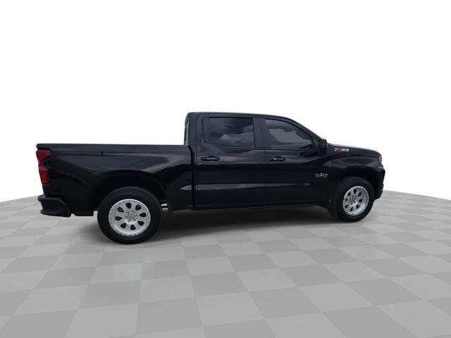 Used 2025 Black Chevrolet RST image 9