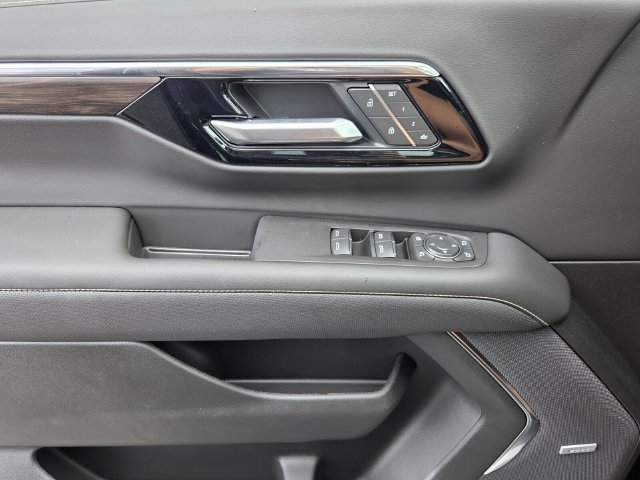 2026 Chevrolet Suburban Premier - Photo 14