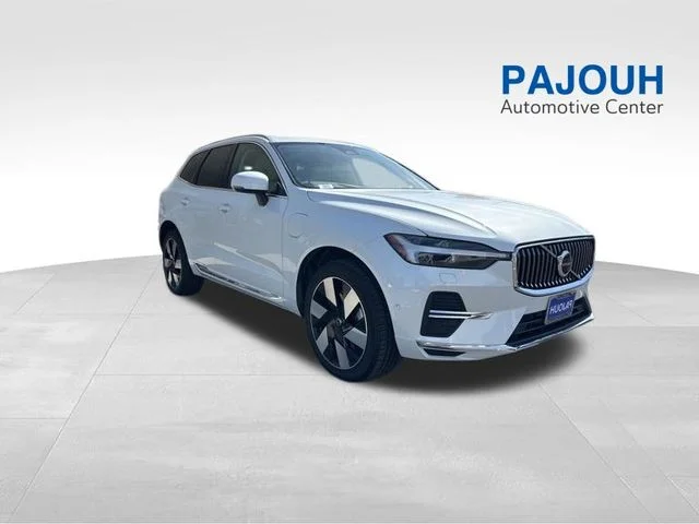 2023 Volvo XC60 T8 Plus Bright Theme AWD's photo