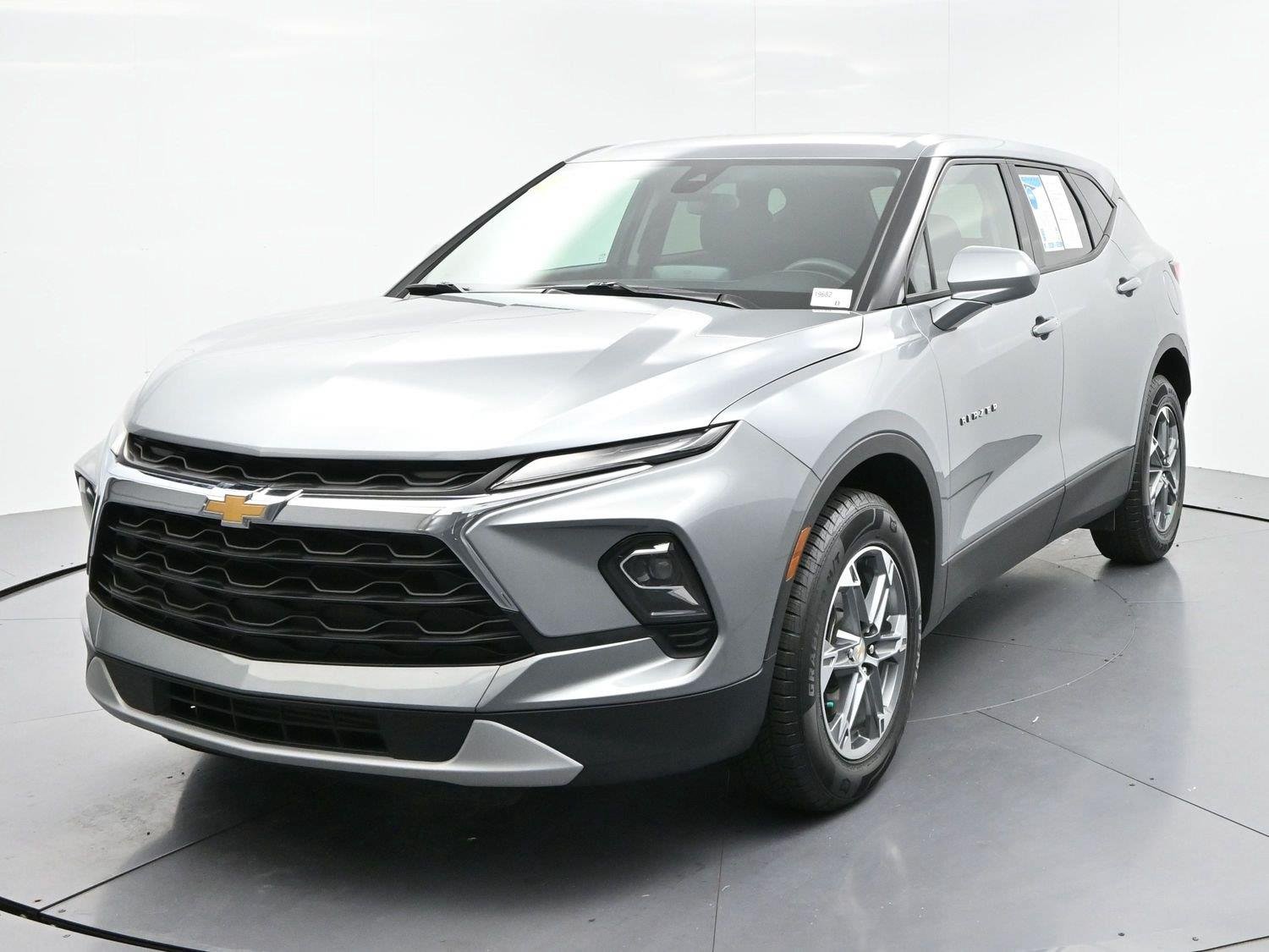 Used 2025 Sterling Gray Metallic Chevrolet 2LT image 3