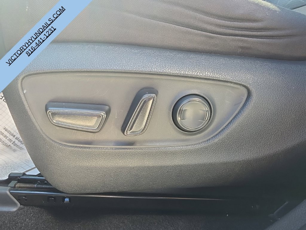 Used 2025 White Toyota XLE image 15