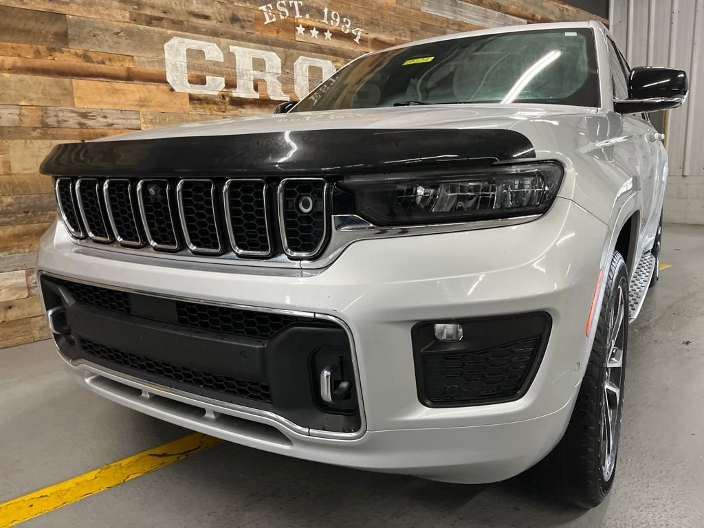 Used 2021 Silver Jeep Overland image 10