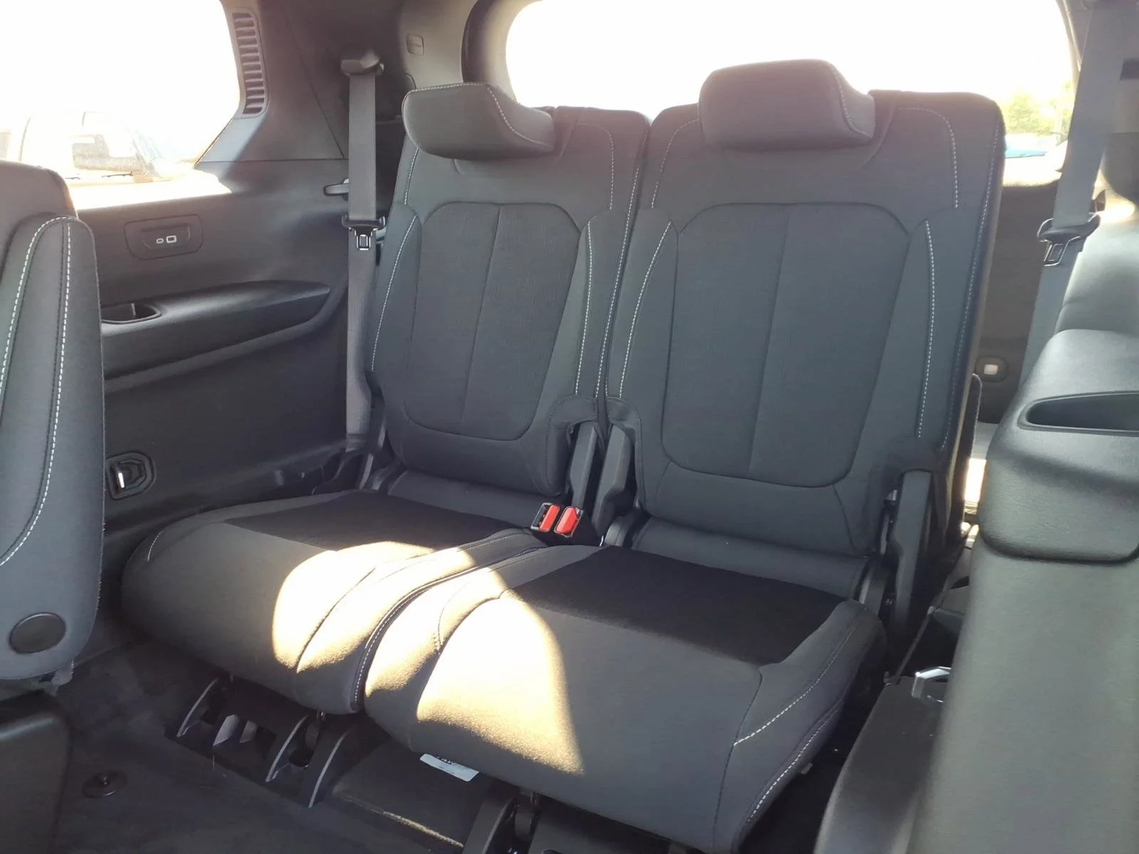 New 2026 Silver Zynith Exterior Paint Jeep Laredo image 18
