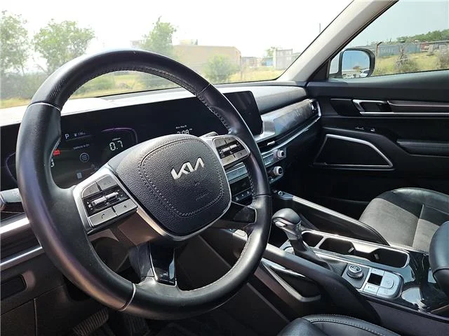 Used 2023 Glacial White Pearl KIA S Front-Wheel Drive image 13