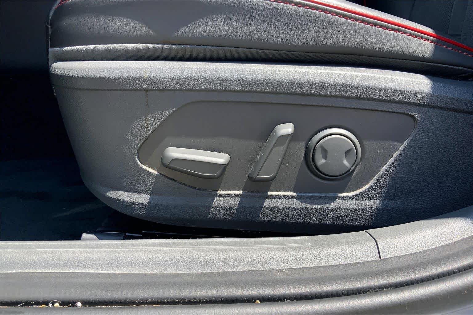 Used 2020 Shimmering Silver Pearl Hyundai SEL Plus image 34