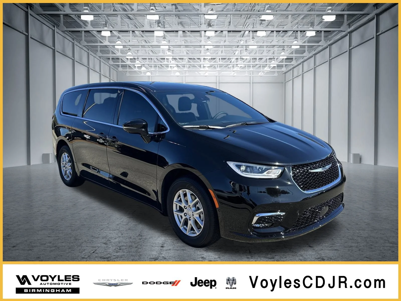 2026 Chrysler Pacifica Select's photo