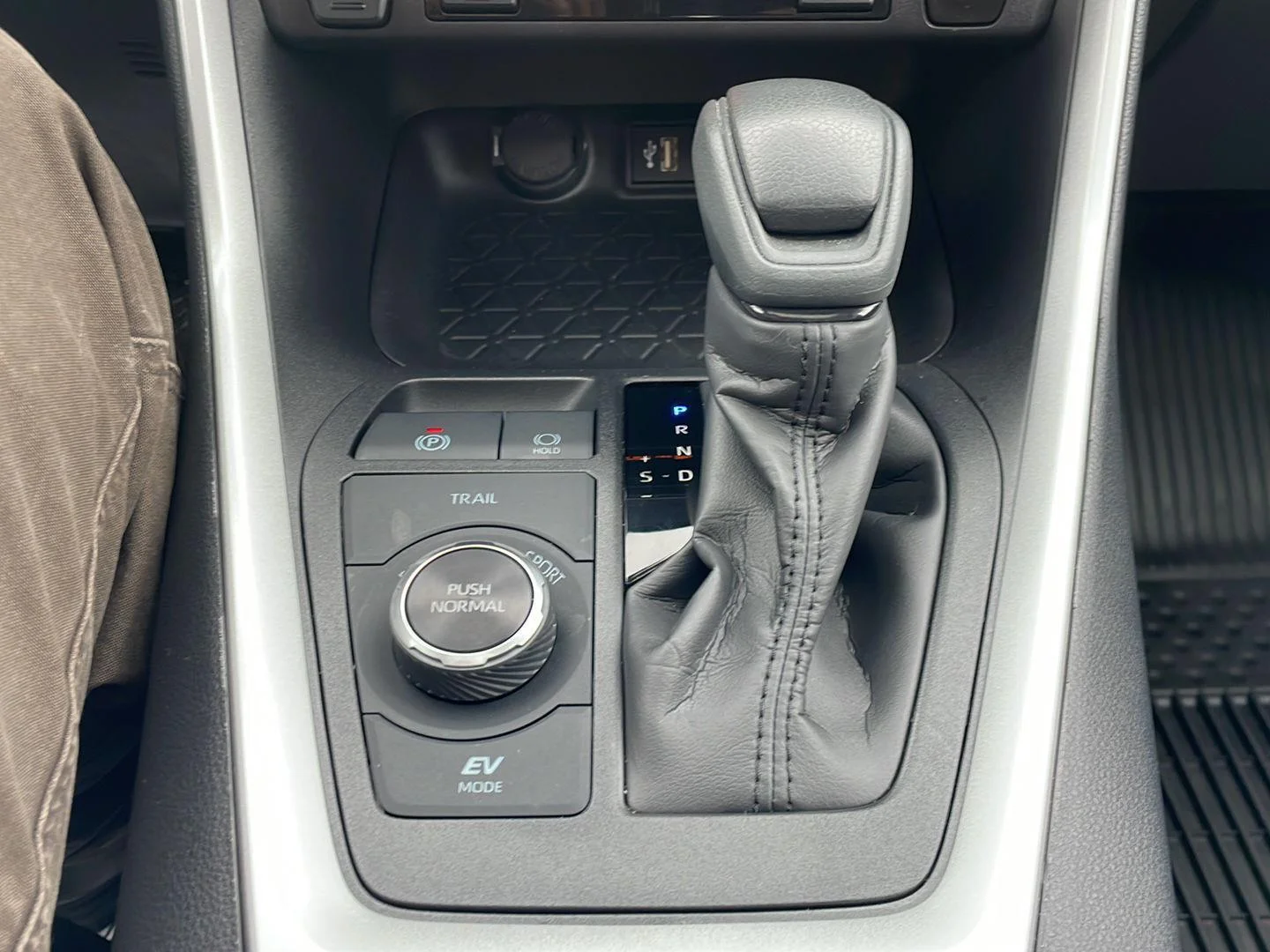 Used 2025 MIDNIGHT BLACK METALLIC TOYOTA TRUCK HYBRID XLE image 20