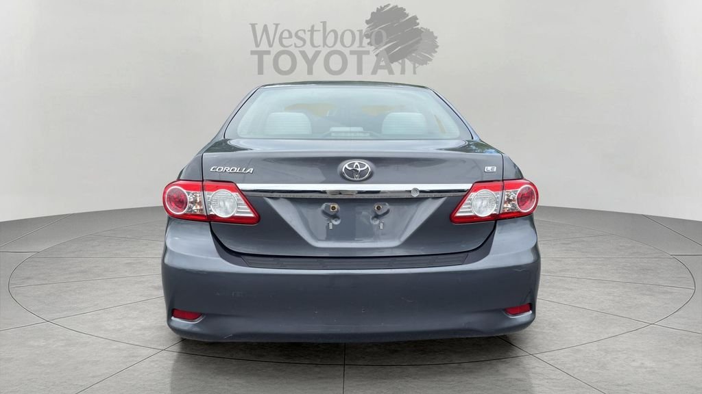 Used 2011 Gray Toyota LE image 6
